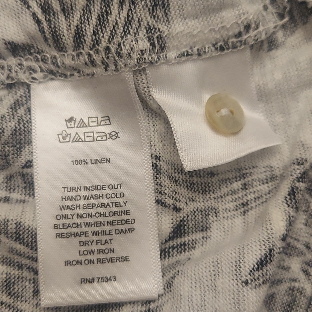 NWT TAHARI 100% Luxe Linen Black And White Floral Back Button Down Pullover Top - Picture 11 of 11